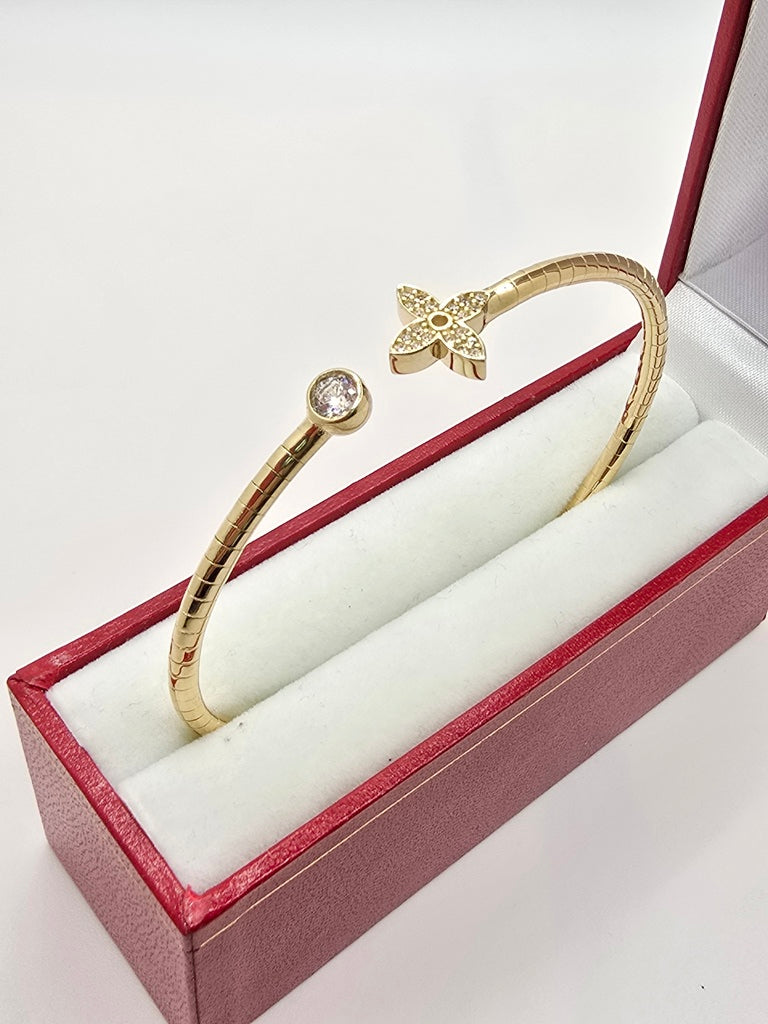 14KT FLEXIBLE CZ FLOWER BANGLE Size 3MM Weight 8.5GR