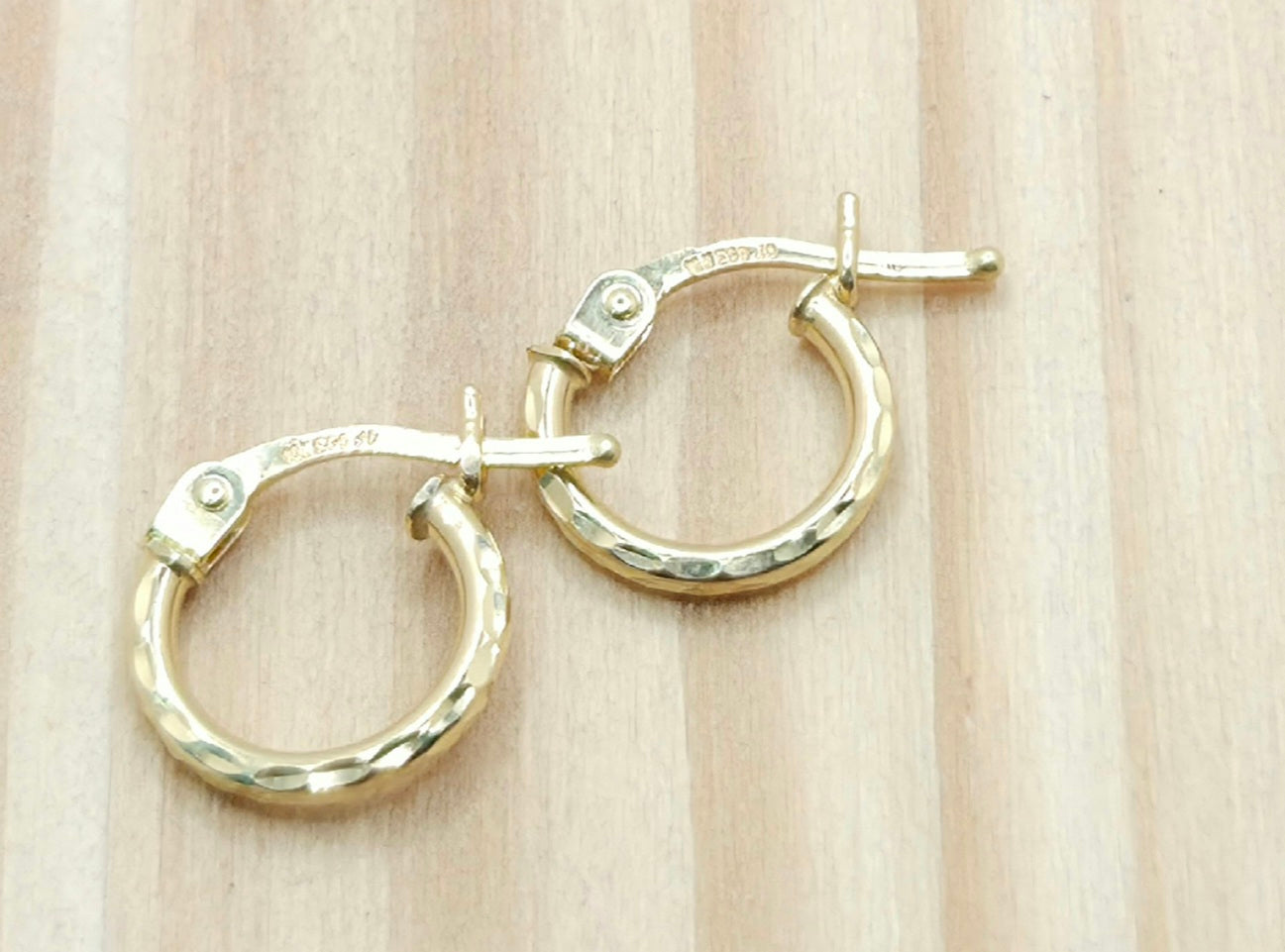 10KT BABY DIAMOND CUT HOOPS EARRINGS Size 1 Weight 0.7GR