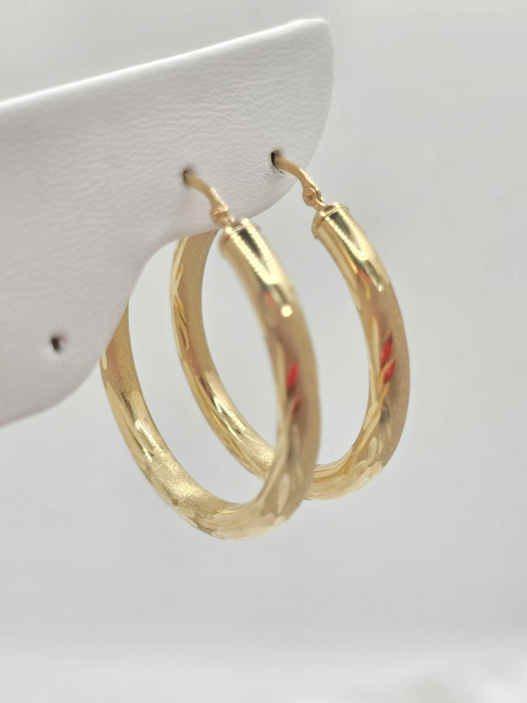 10KT TWIS HOOPS EARRINGS Size 5 4MM Weight 3.7GR