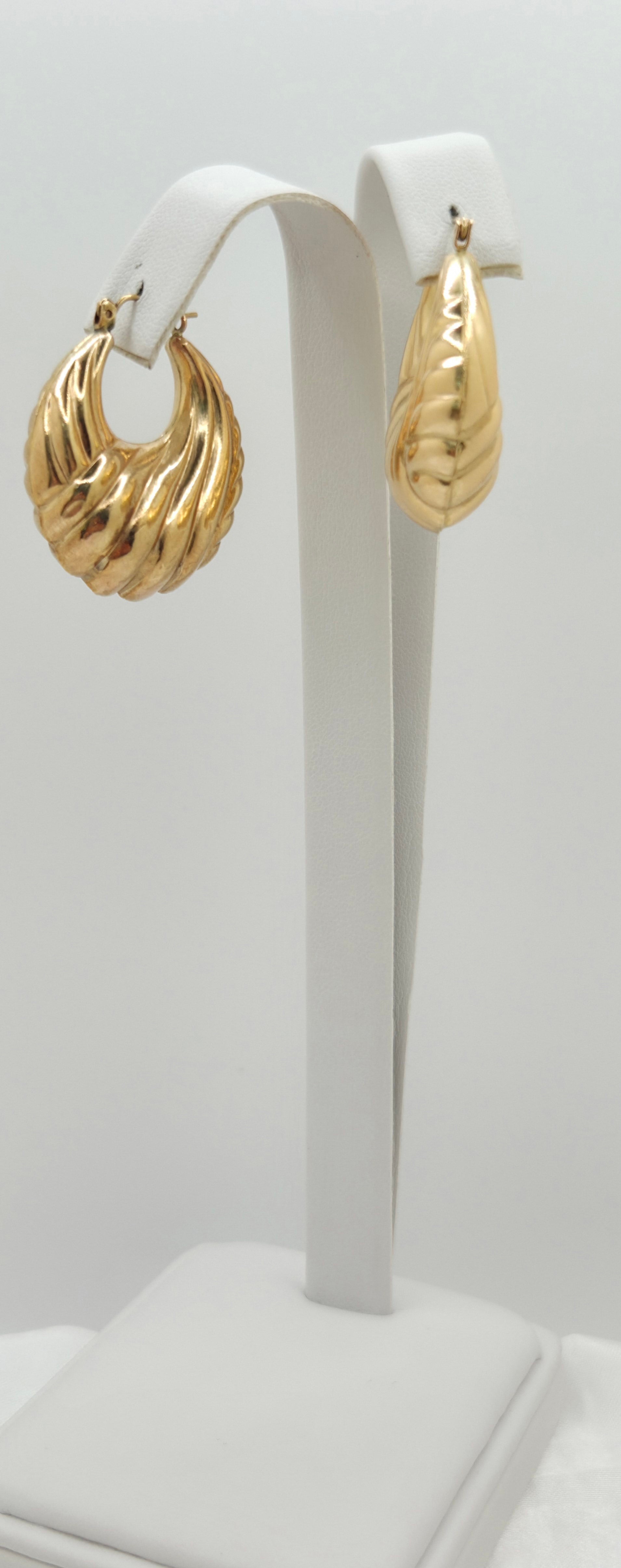 10KT RETRO STYLE HOOPS EARRINGS Weight 5.5GR