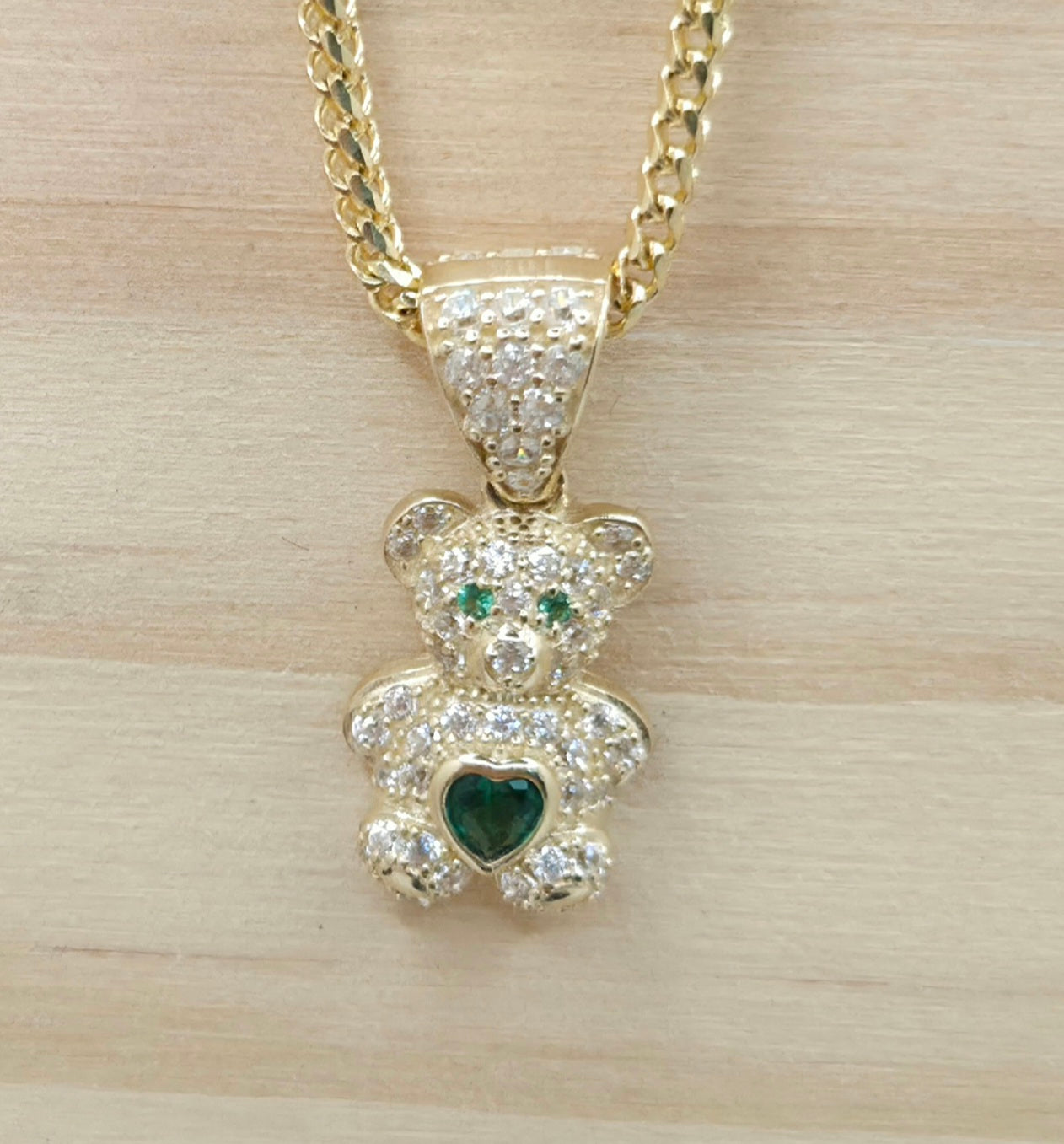 10KT GREEN CZ MEDIUM TEDDY BEAR PENDANT  Weight 1.4GR