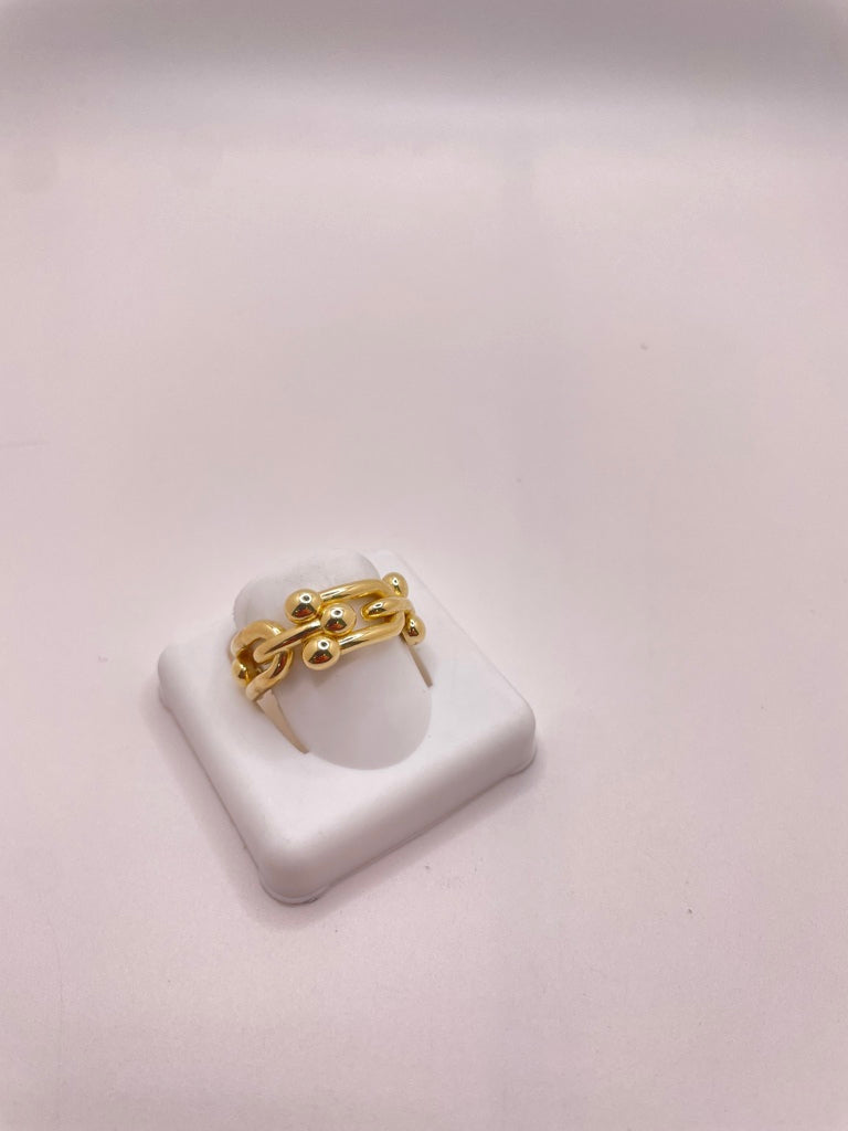 10KT DELICATE PAPER CLIP STYLE RING Size 8 Weight 2.75GR