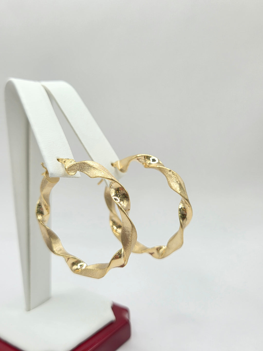10KT NEW STYLE CROOKED ELEGANT HOOPS EARRINGS Size 3  Weigth 3.7GR
