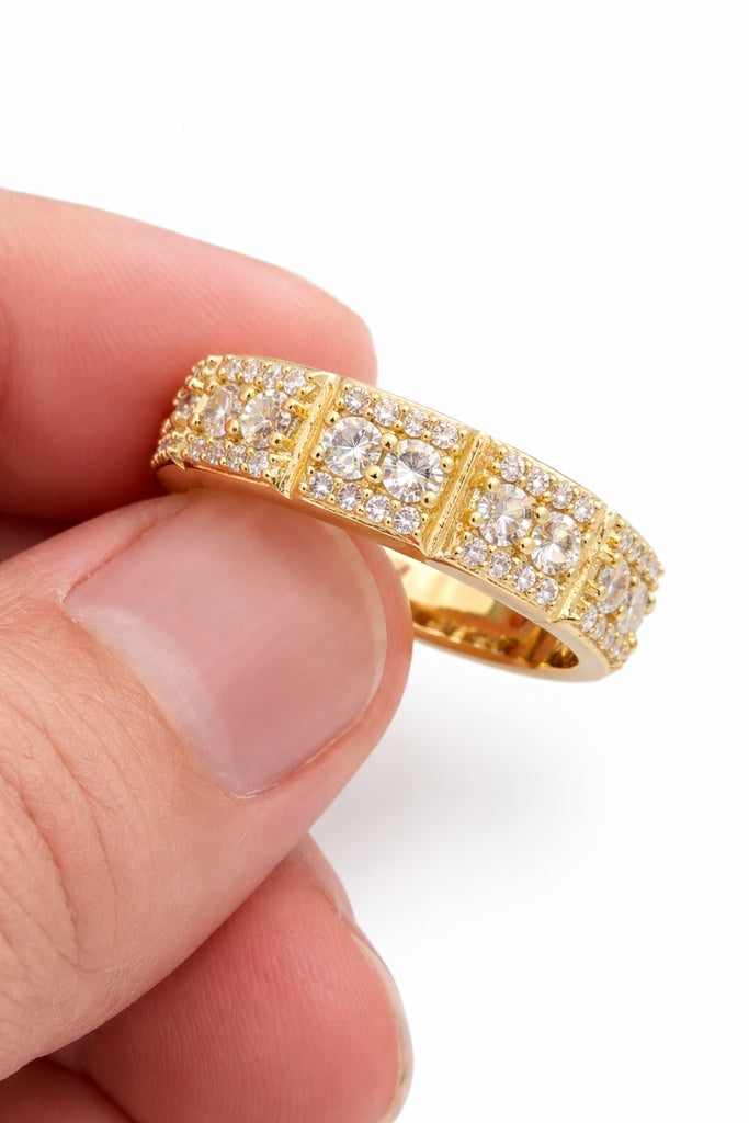 10KT 3CZ ROW WEDDING BAND RING Size 11 7.5MM Weigth 4.10GRS