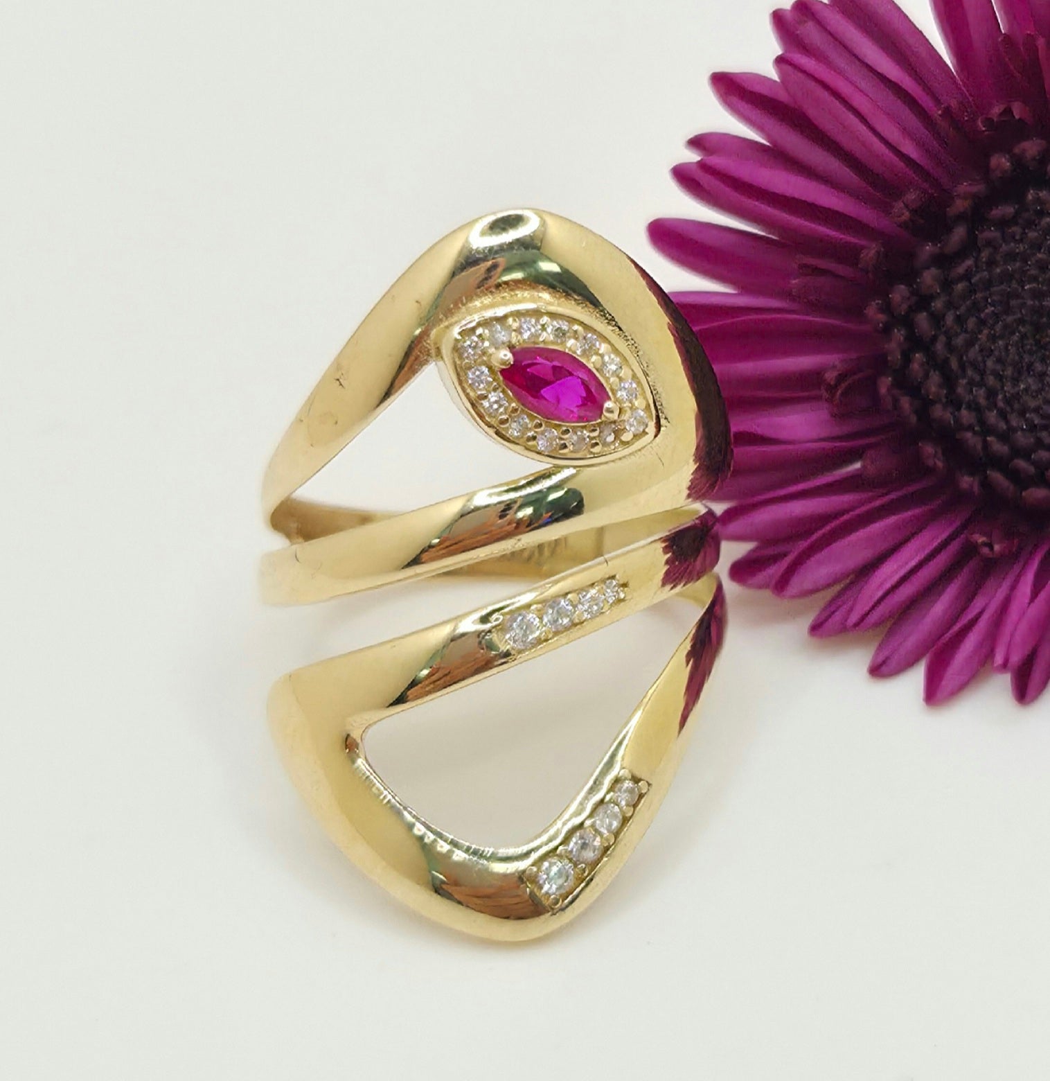 14KT PINK STONE ASYMETRIC RING Size 6 Weight 3.2GR