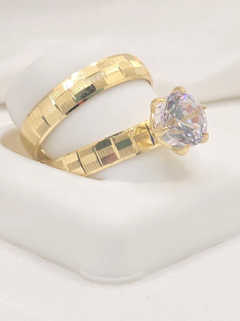 14KT SQUARE CUT WOMAN'S ENGANGEMENT Size 6.5 & 8 Weight 4GR
