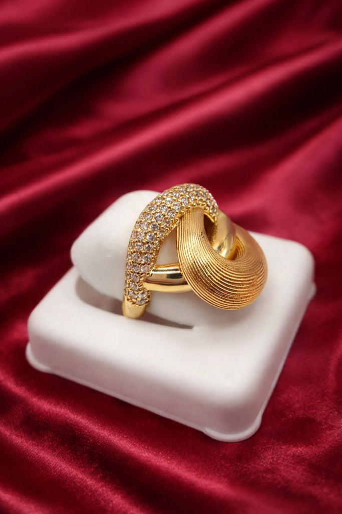 10KT CZ AND NEVADA DESIGN DROP SILHOUETTE INTERTWINED RING Size 8-8.5 Weigth 3.6GR