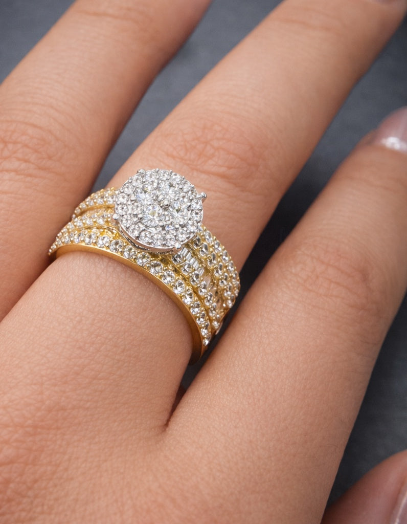 10KT ELEGANT BAGUETTE AND CZ PROMISE RING Size 7 & 8 & 9 Weight 4GR