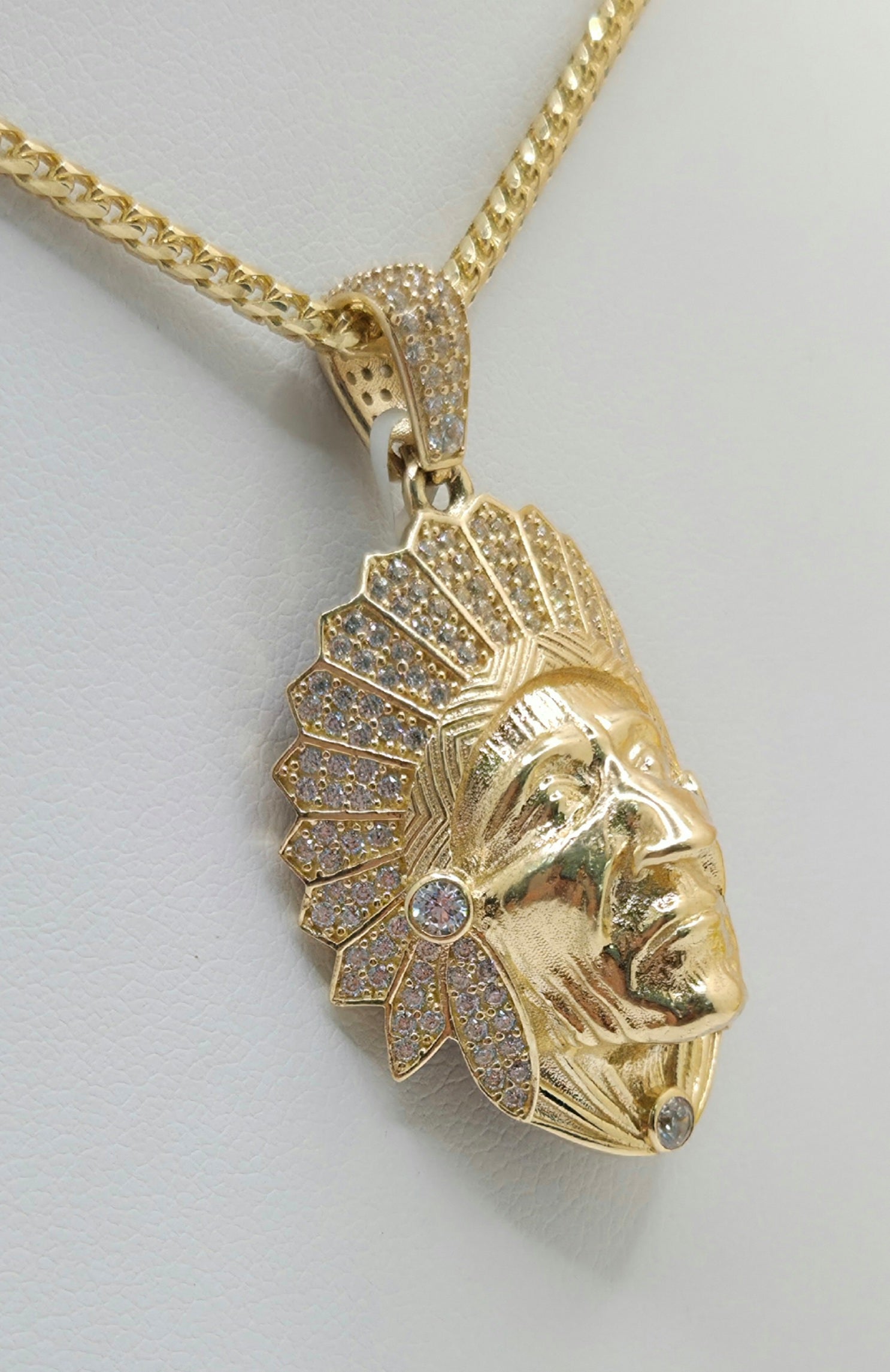 14KT CZ INDIAN PENDANT Weight 8.7GR