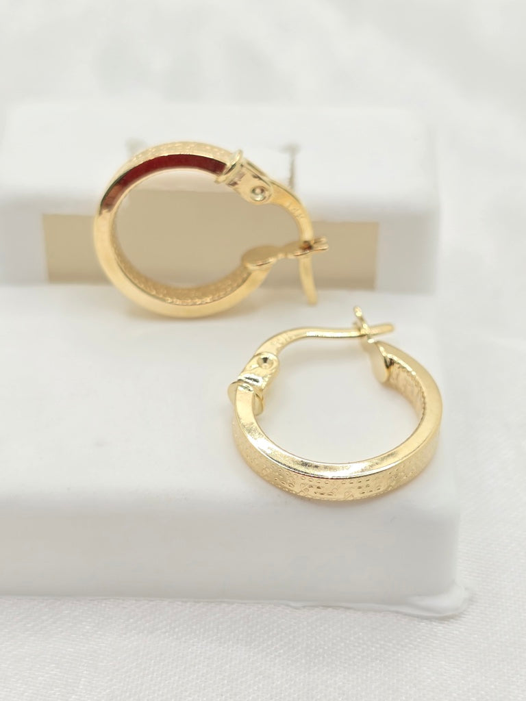 14KT GREEK DESING STRAIGHT EDGE HOOPS EARRINGS  Size 1 2.5MM Weight 1.1GR