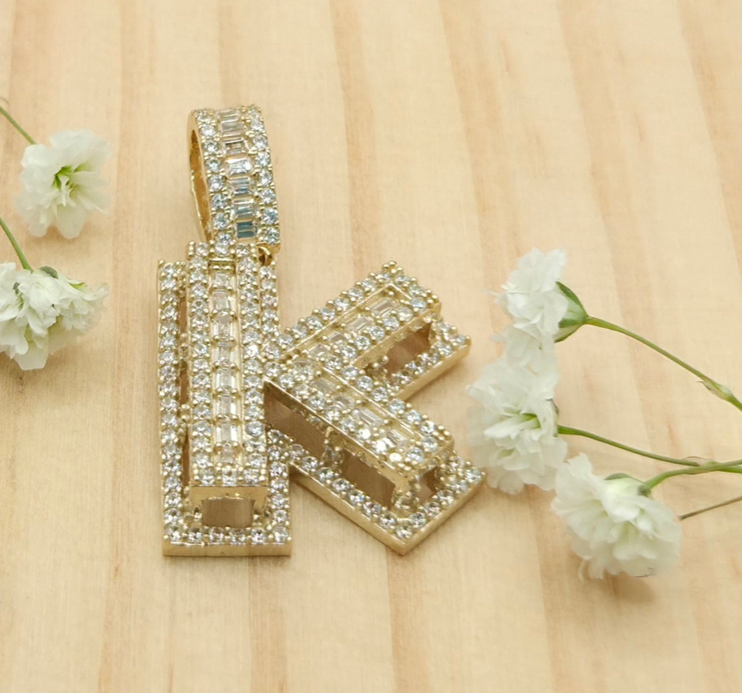 10KT MEDIUM CZ "K" LETTER PENDANT Weight 6GR