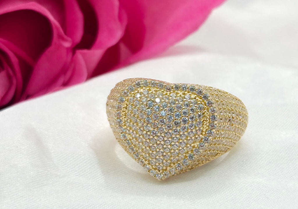 10KT ELEGANT CZ BIG HEART  Size 8.5 Weight 5.9GR