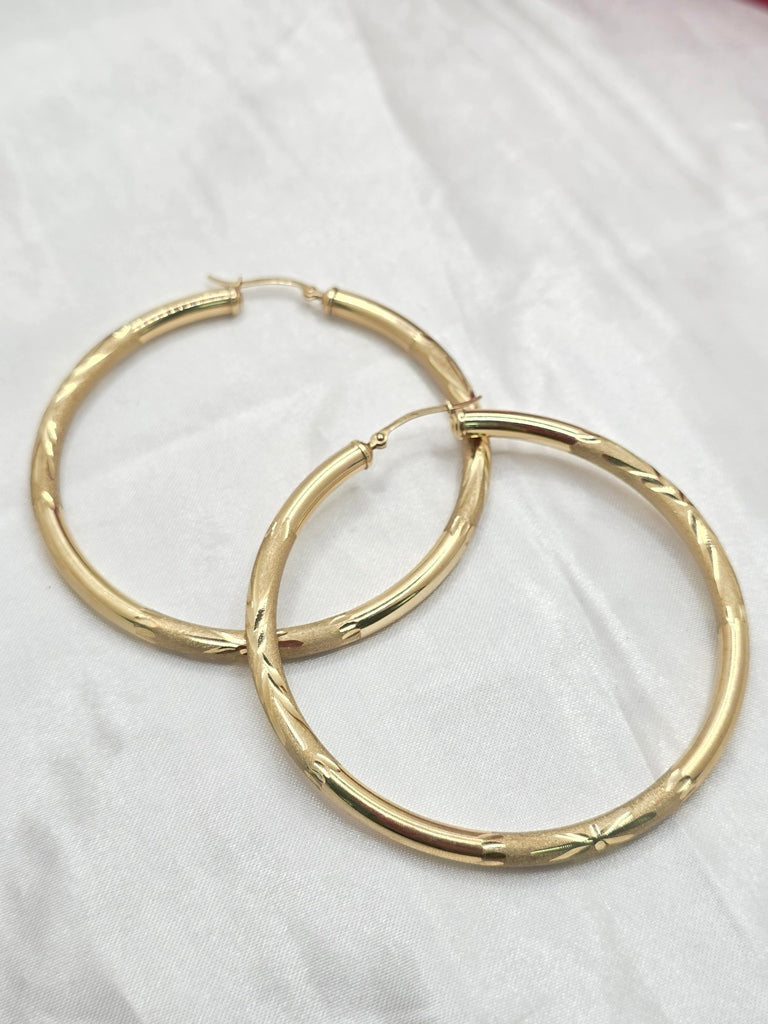 10KT TWIS HOOPS EARRINGS  Size 8 4MM Weight 6.4GR