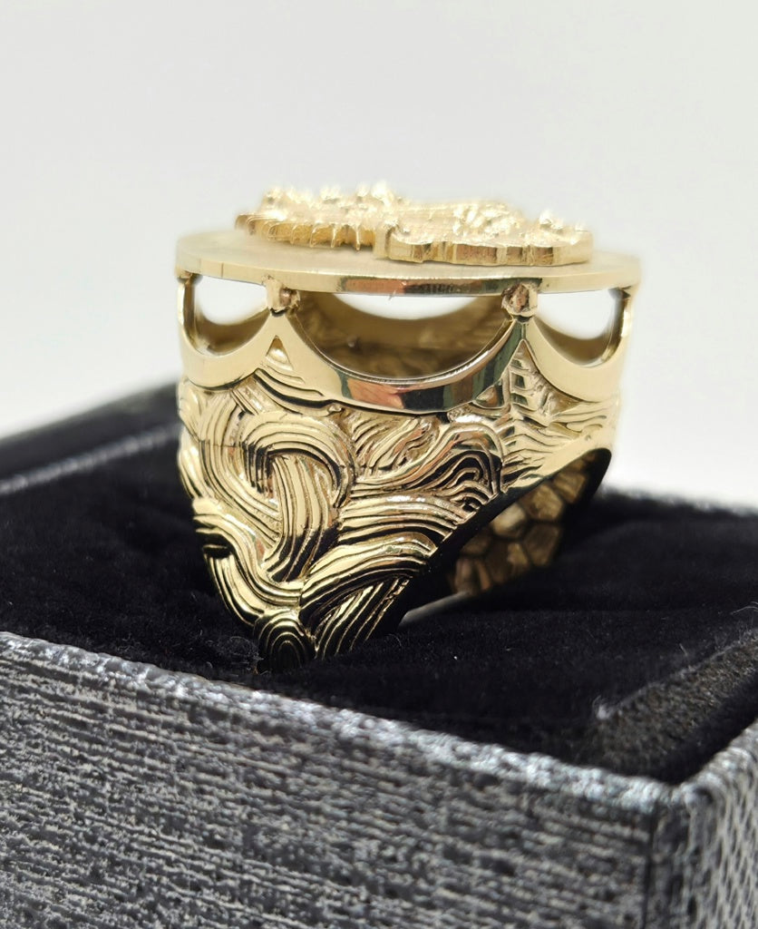 10KT ELEGANT CARIDAD MEN'S RING Size 10 Weight 13.6GR