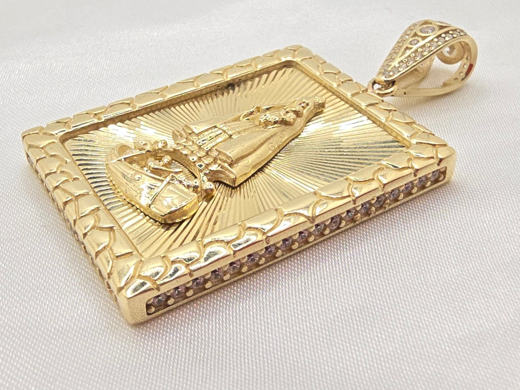 10KT MEDIUM SQUARE CARIDAD PENDANT  Weight 7.8GR