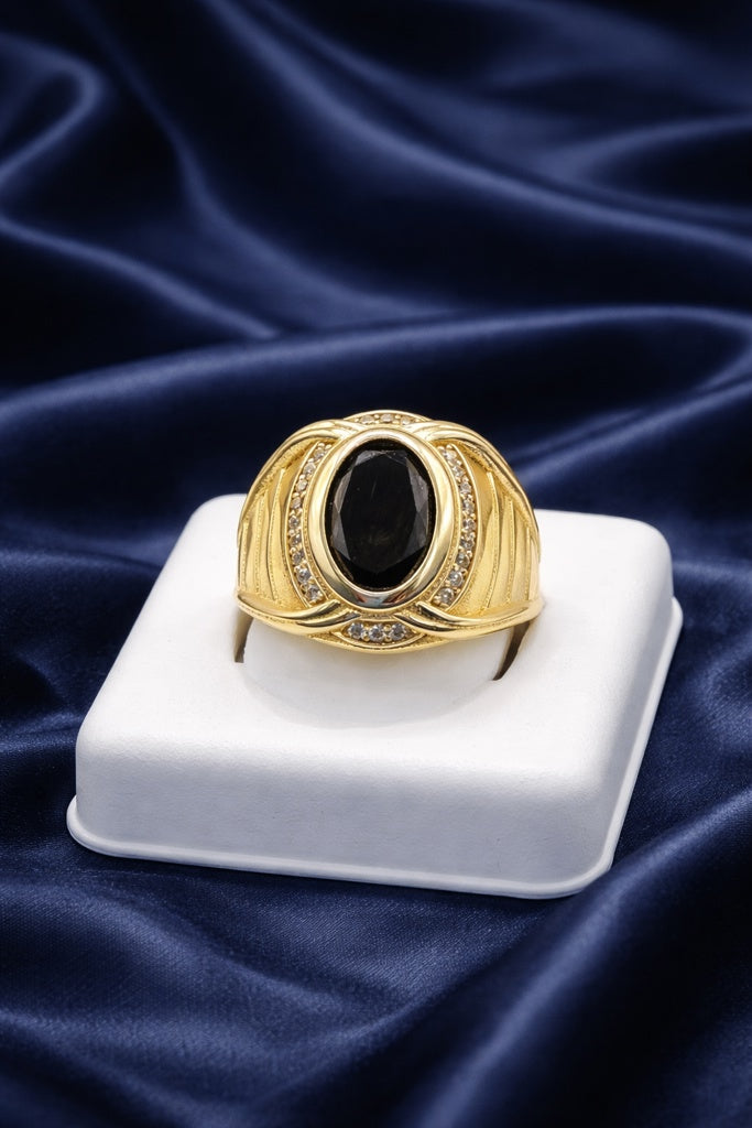 14KT ELEGANT OVAL BLACK STONE RING Size 10 Weight 6.6GR