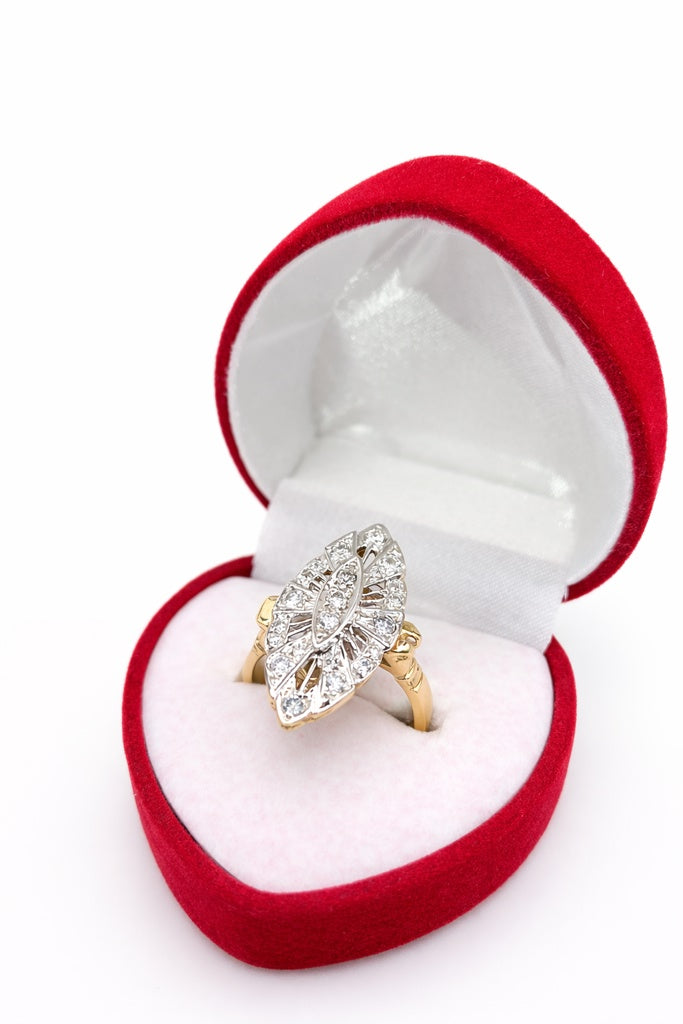 14KT ELEGANT ALMOND SHAPE DIAMOND WOMAN'S RING  Size 6.5 Weight 6.8GR