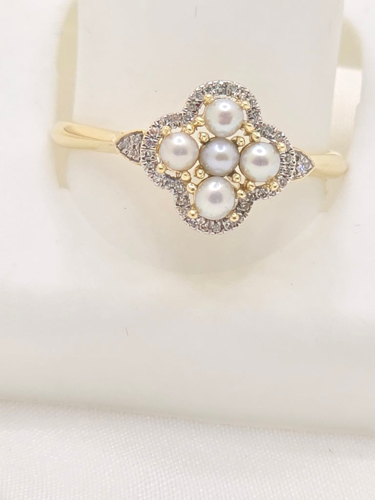 10KT FLOWER RING Size 10MM SIZE 7 Weigth 2.1 GRS