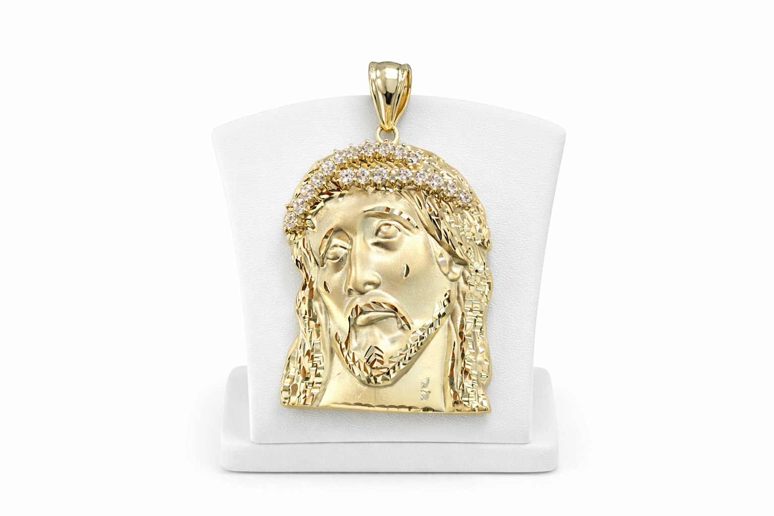 10KT CZ CROWN JESUS FACE PENDANT Size  Weigth 8.7GR