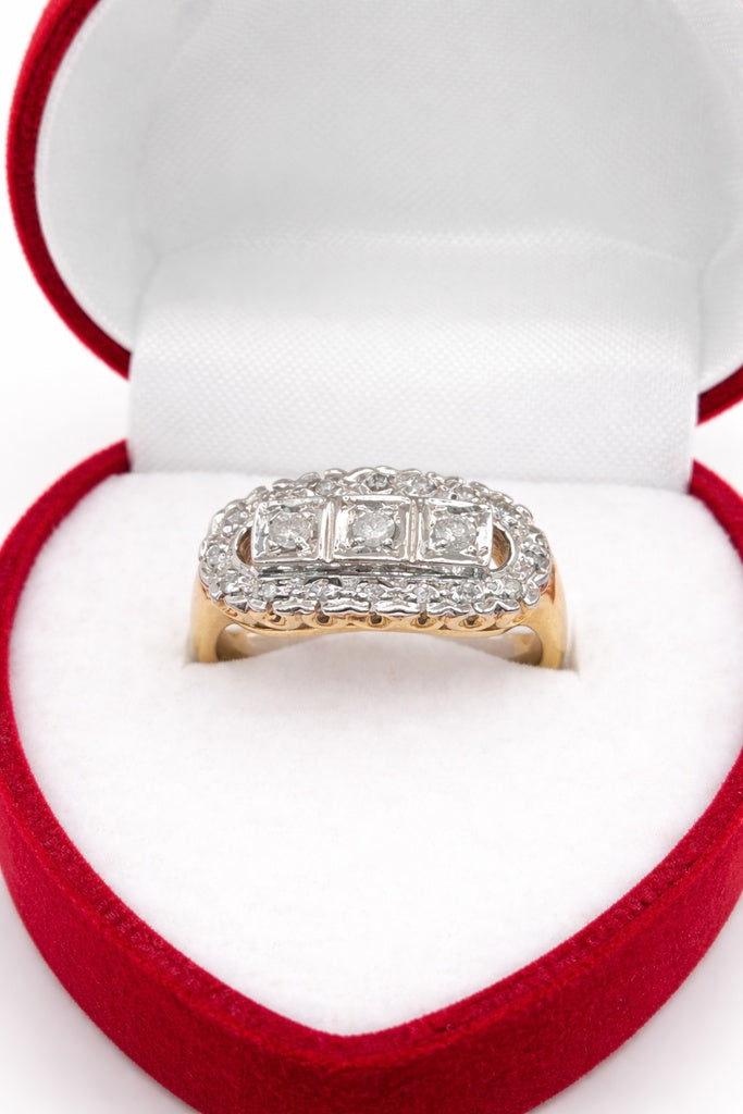 10KT ELEGANT SQUARE DESIGN DIAMOND WOMAN'S RING Size 6.5 Weight 3.6GR