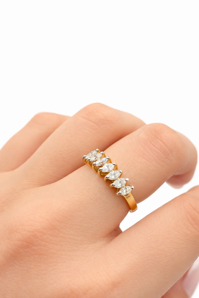 14KT DELICATE DIAMOND WOMAN'S RING Size 6 Weight 2.7GR