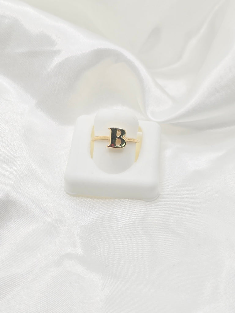 14KT "B" LETTER RING Size 6.5 Weight 1.5GR