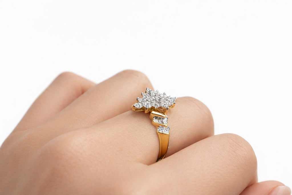 10KT ALMOND BAGUETTE DETAILS DIAMOND RING Size 7/0.28CT