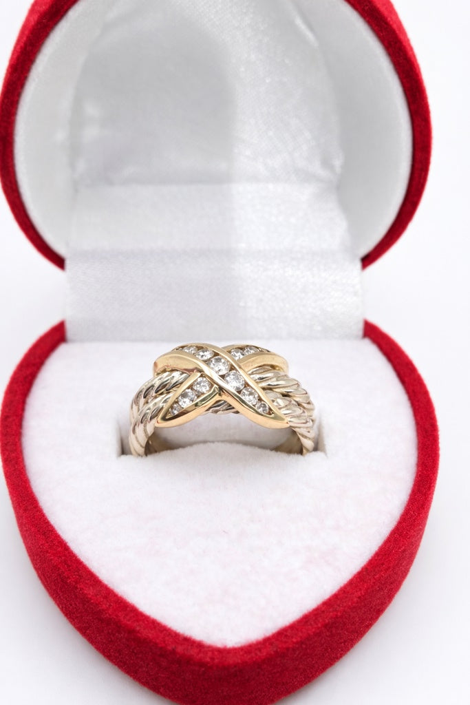 10KT ROPE AND X DETAIL DIAMOND MODERN RING Size 5.5 Weigth 5.4GR