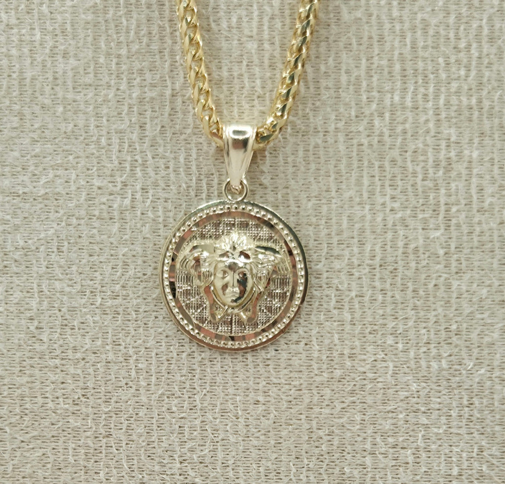 10KT EXTRA SMALL ROUND MEDUSA PENDANT Weight 1.2GR