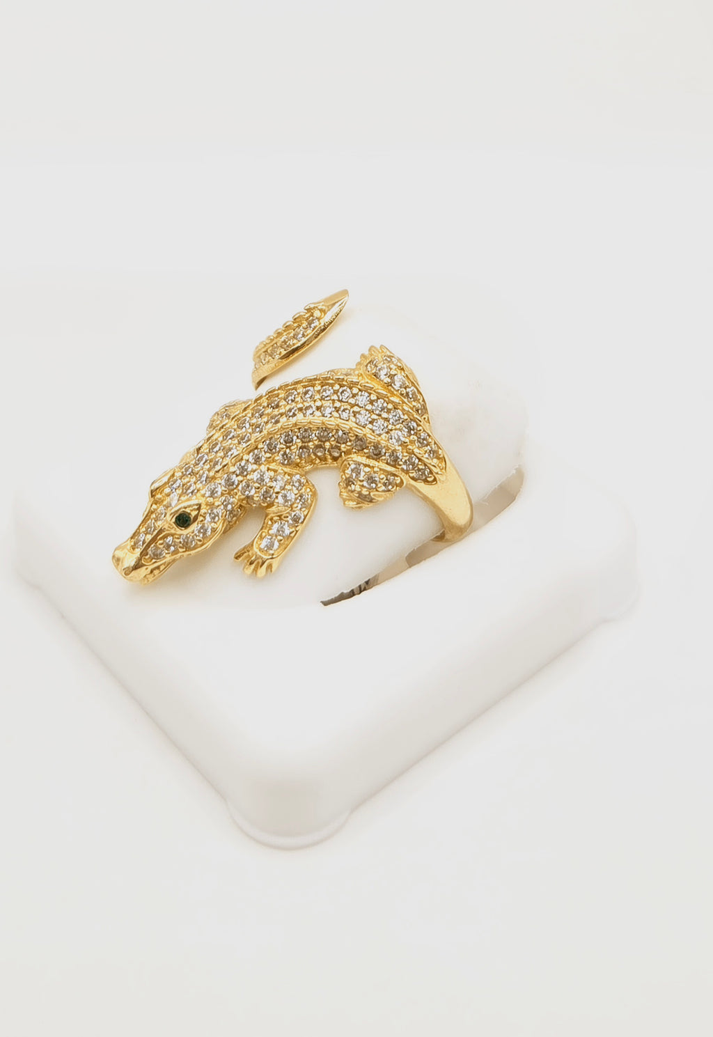 14KT EXOTIC CROCODILE RING FILLED WITH CZ AND GREEN EYES SIZE 8 & 9 Weight 4.2GR