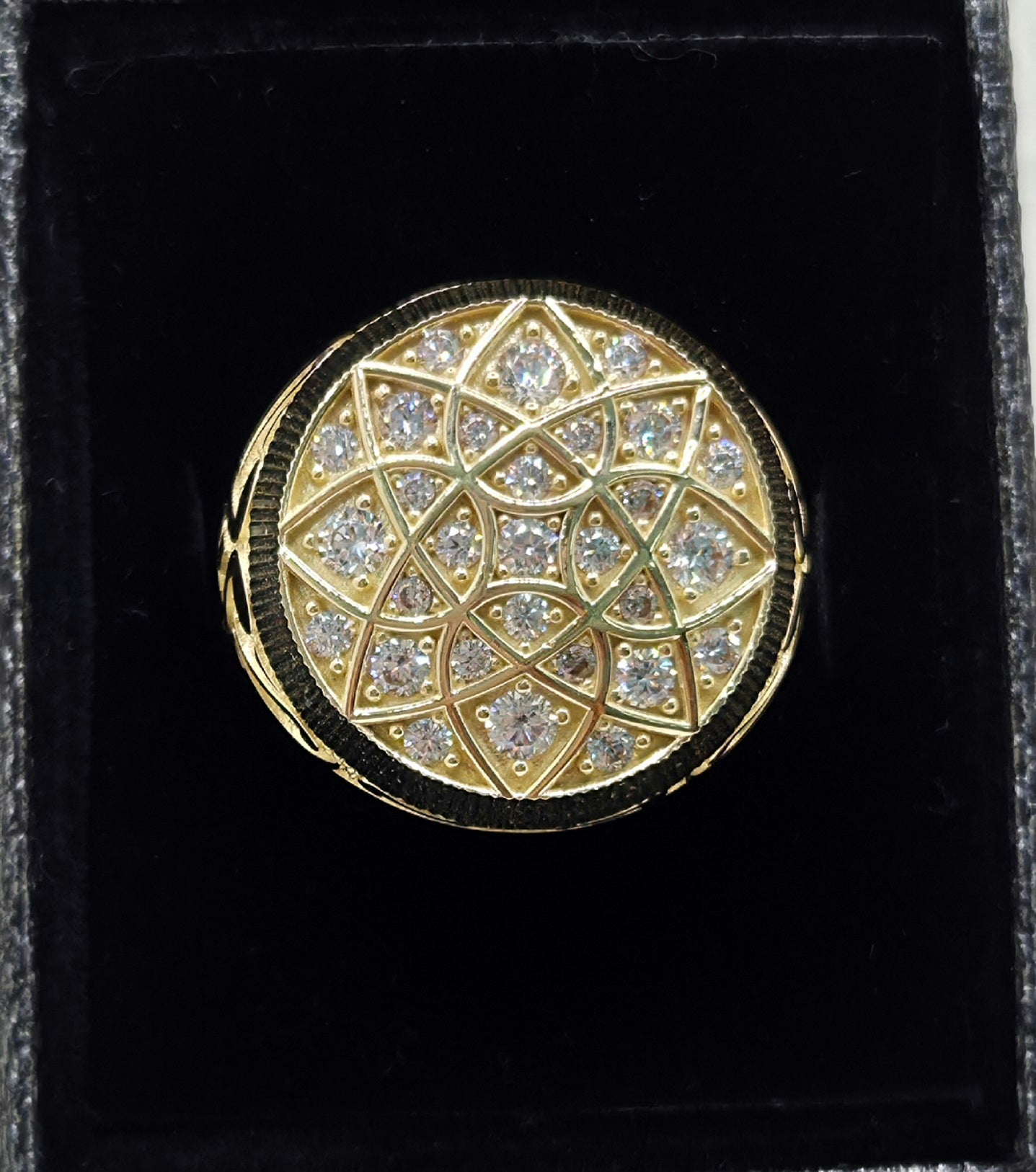 10KT ROUND ROSSETTA MEN'S RING Size 11 Weight 12.1GR