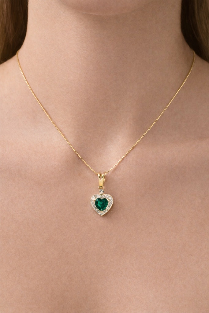 14KT NATURAL DIAMOND AROUND HEART LAB ESMERALD PENDANT Size 0.54CT/0.71GM
