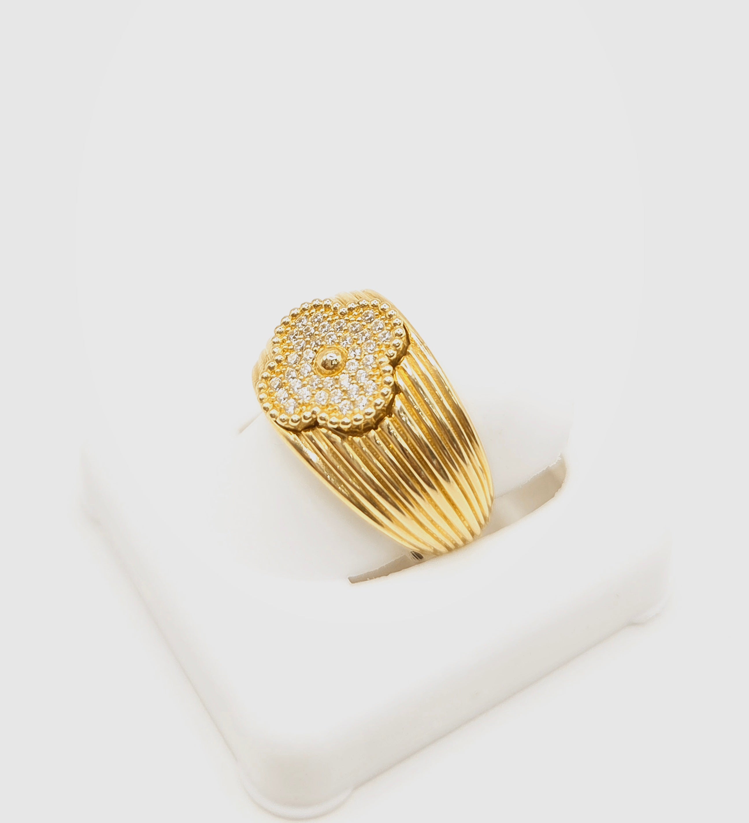 10KT FLOWER RING+WOMAN Size 8 Weigth 4.7GR