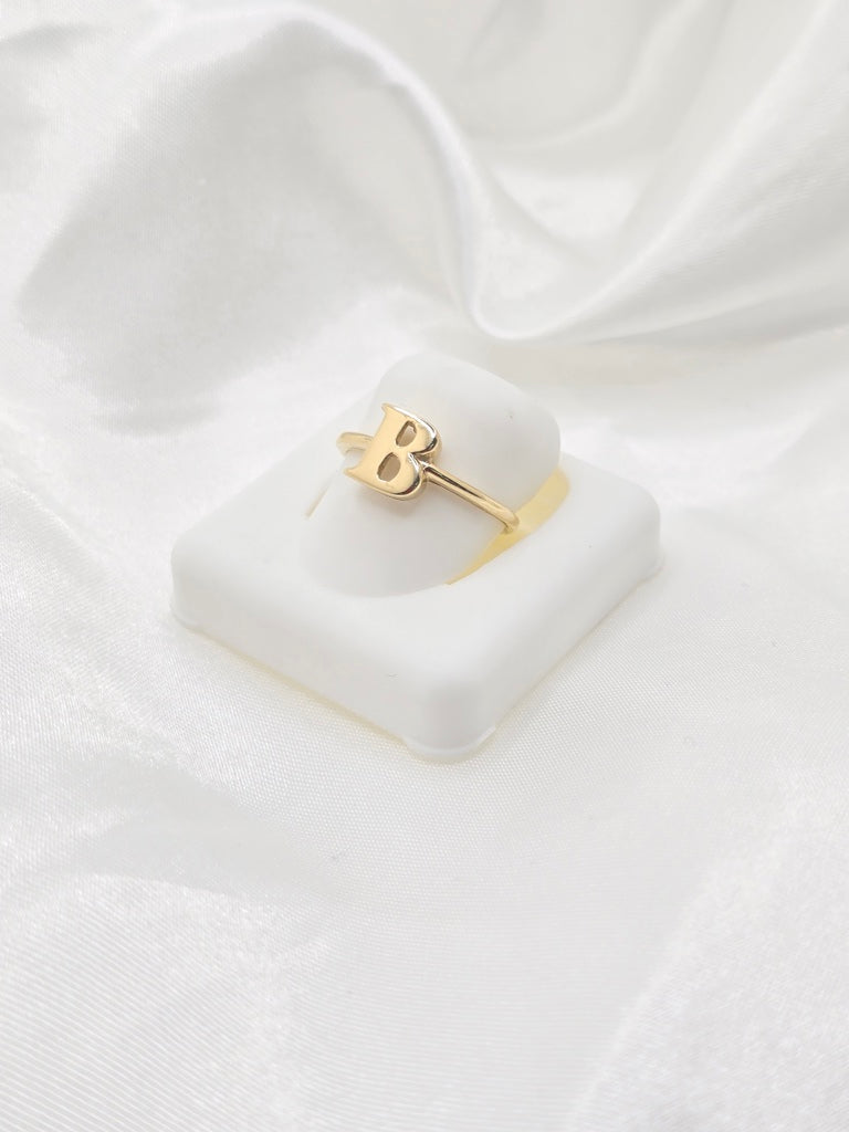 14KT "B" LETTER RING Size 6.5 Weight 1.5GR