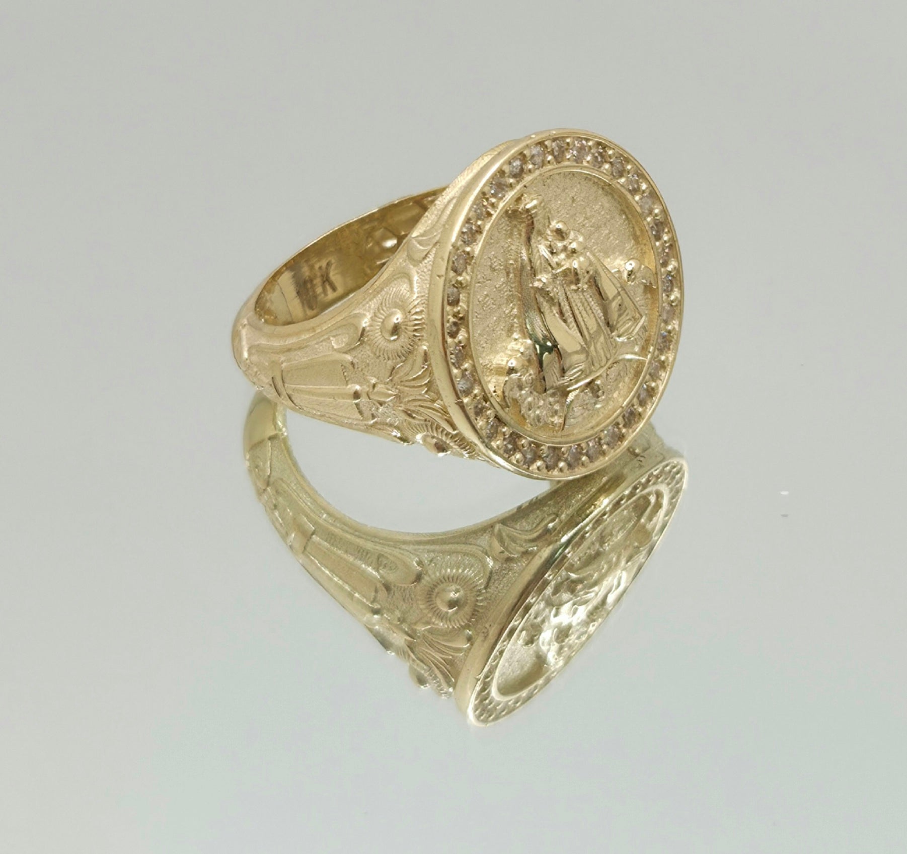 10KT ELEGANTE CZ ROUND CARIDAD RING Size 10 Weight 7.6GR