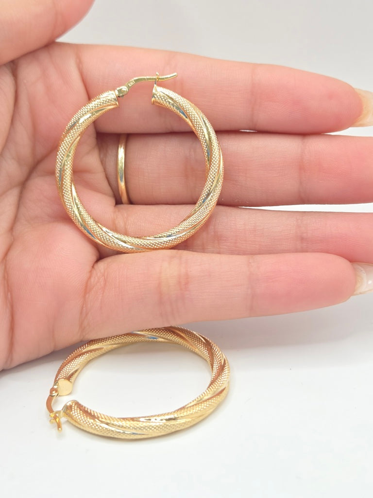 10KT CROOKED NEVADAS HOOPS EARRINGS Size 4  4MM Weigth 3.2GR