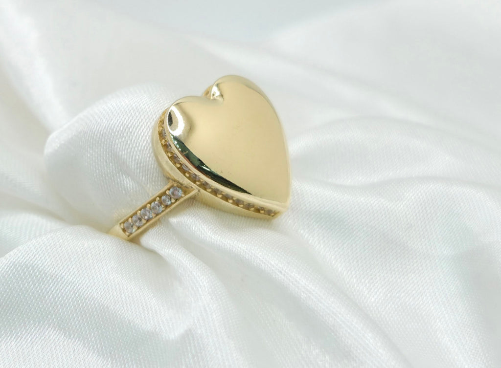 10KT CZ AROUND PLAIN HEART RING Size 6-7.5 Weight 3.1GR