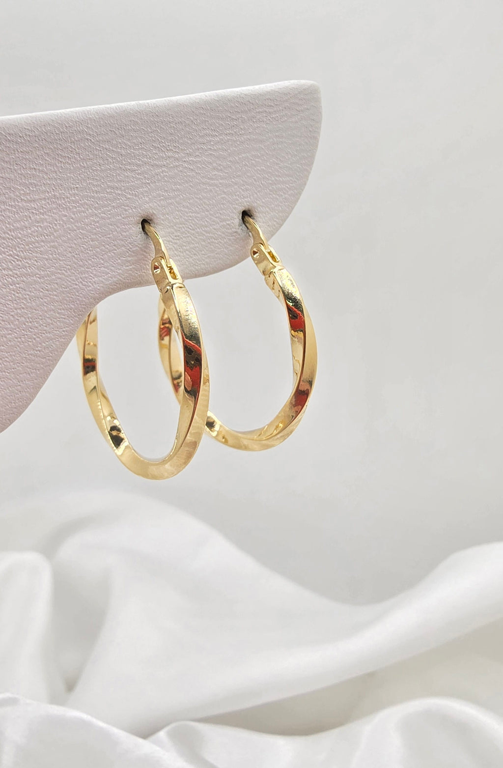 14KT DELICATE CROOKED HOOPS EARRINGS  Size 3 Weight 1.8GR