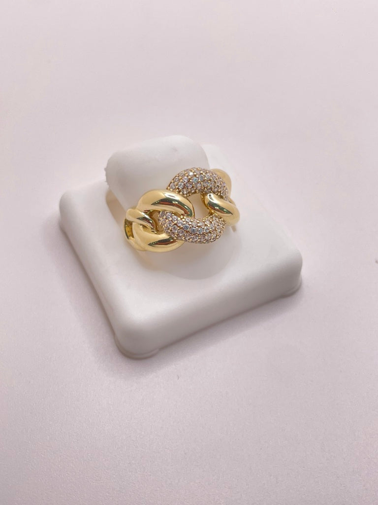 10KT MODERN CHAIN STYLE RING WITH ZIRCONIA IN THE CENTER Size 6.5 Weight 3.3GR