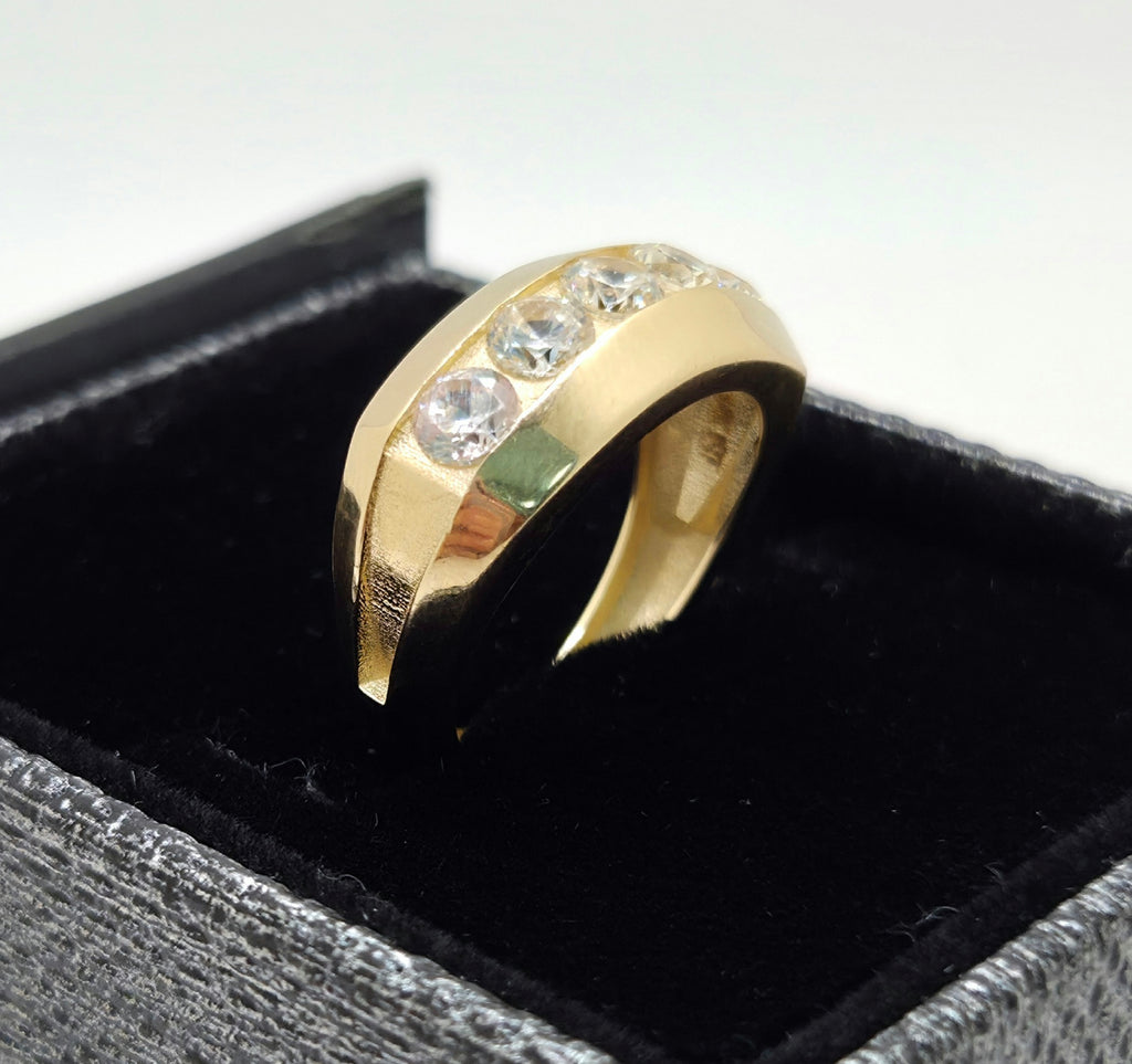 14KT CZ WEDDING BAND MEN'S RING Size 7 Weight 5.7GR