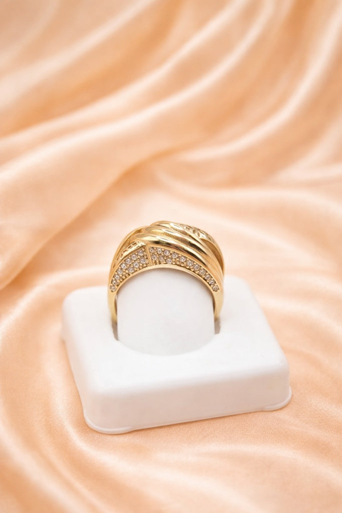 10KT  MODERN RING Size 8.5-10 Weigth 4 GR