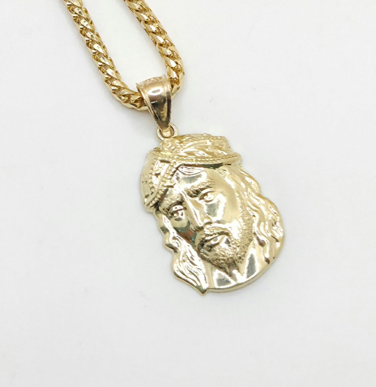 10KT SMALL JESUS FACE PENDANT Weight 1.5GR