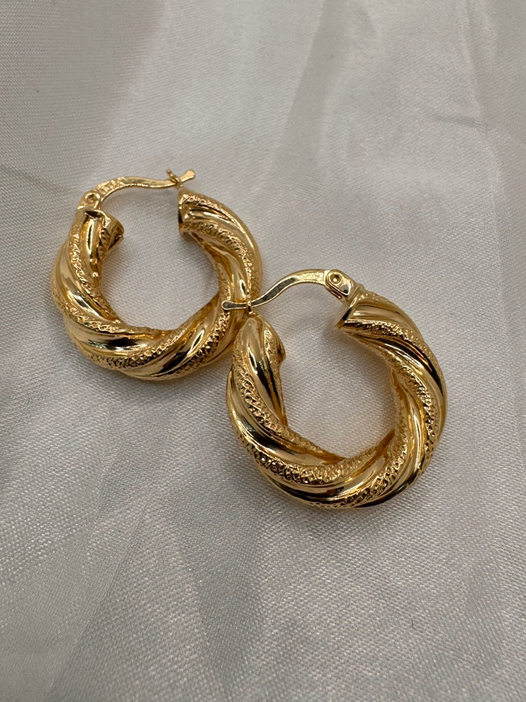 10KT CROOKED NEVADAS HOOPS EARRINGS Size 1 6.5MM Weight 4.7GR