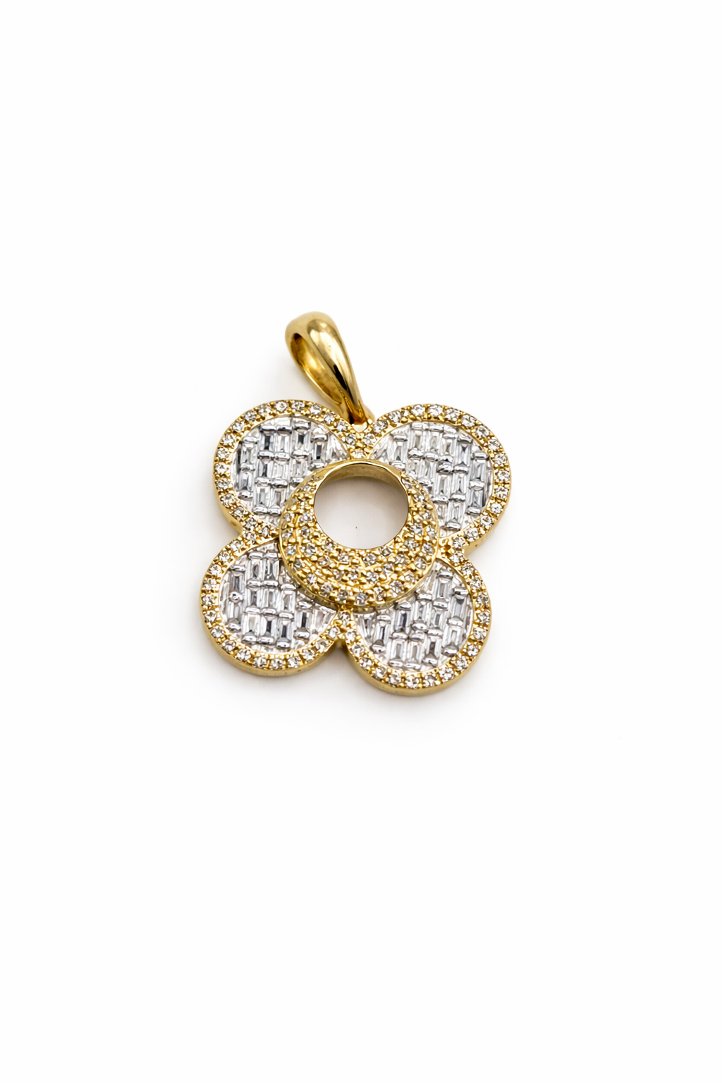 10KT NATURAL DIAMOND CLOVER PENDANT Size LARGE 0.35CT Weigth 3.2GR