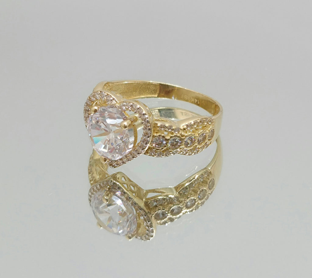 14KT WHITE STONE HEART RING Size 8 Weight 3.7GR