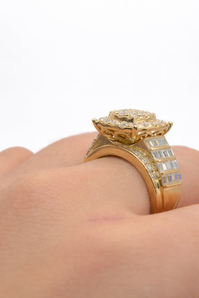 10KT 2.5CTW VVS MOISSANITE CINDIRELA RING Size 7 Weigth 8.8GRS