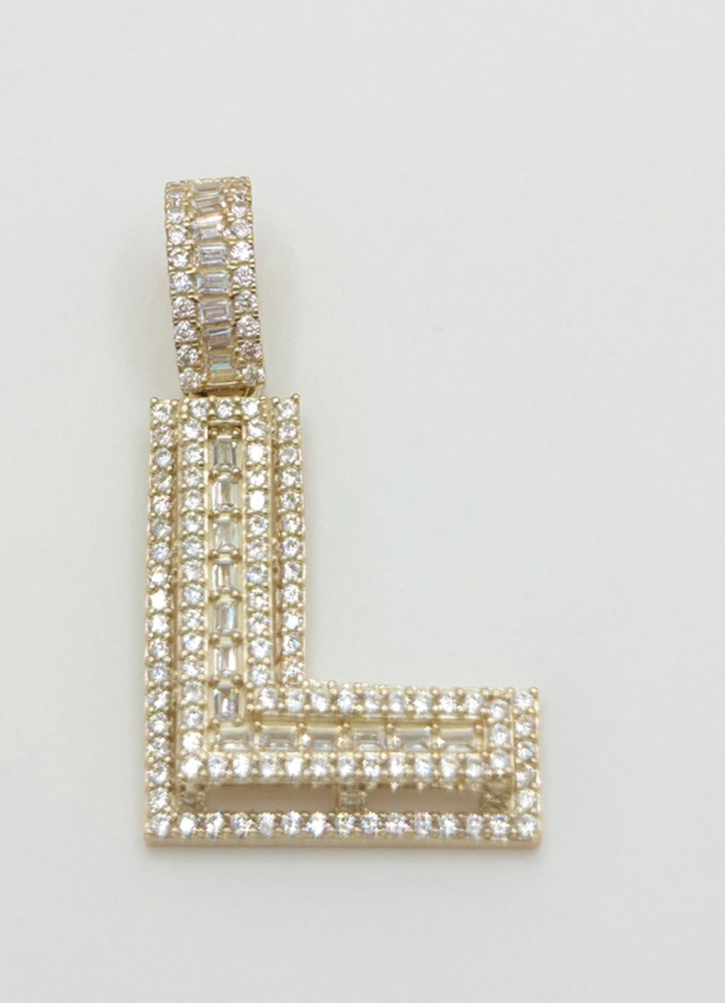 10KT MEDIUM CZ "L" LETTER PENDANT Weight 4.9GR