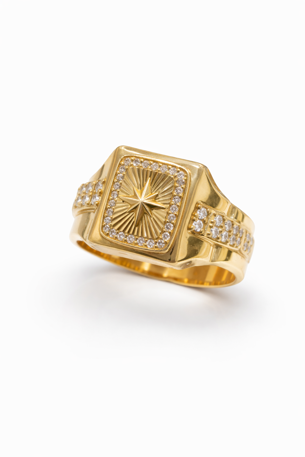 14KT  SMALL GOLDEN COMPASS ROSE SQUARE RING Size 12 Weigth 6.5GR