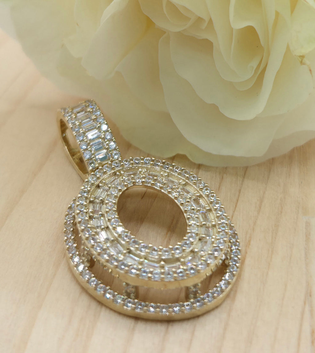 10KT SMALL CZ "O" LETTER PENDANT Weight 3.7GR