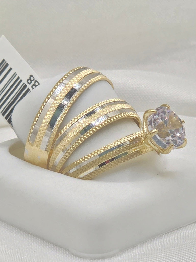 14KT WHITE SPARKLIN DETAIL WOMAN'S ENGAGEMENT RING Size 7 & 8 Weight 4GR
